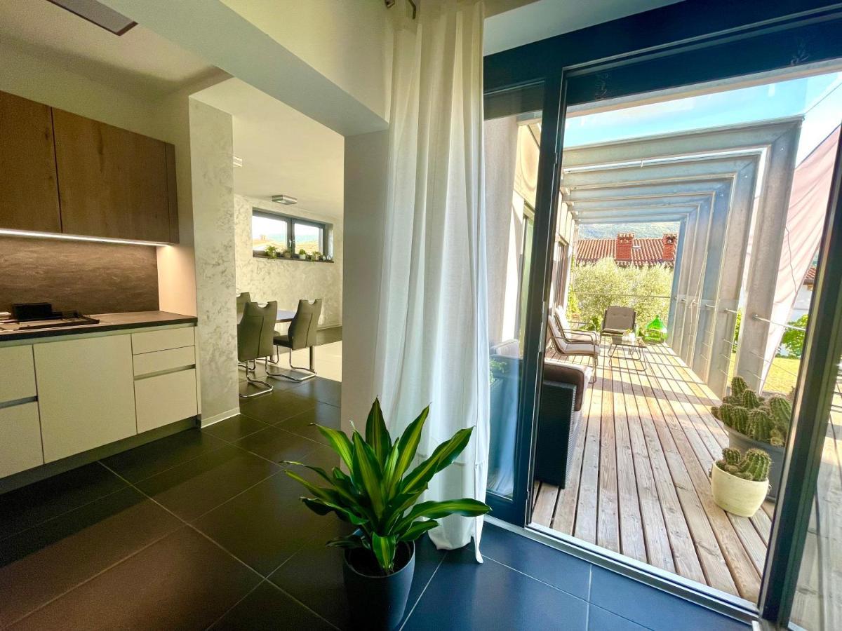 Appartement Mega à Prvacina Extérieur photo