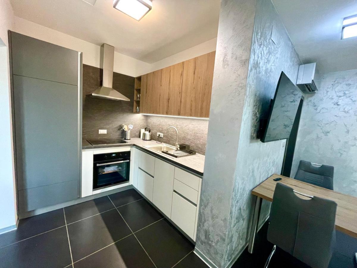 Appartement Mega à Prvacina Extérieur photo